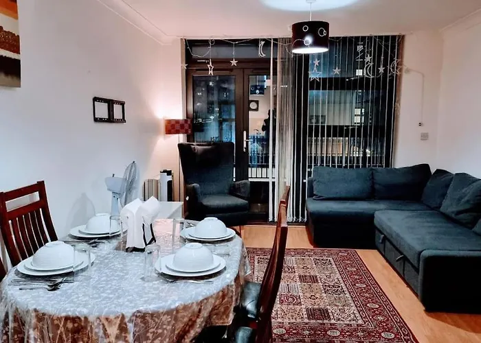 Entire Home In East London E3 Near Bromley By Bow Station
